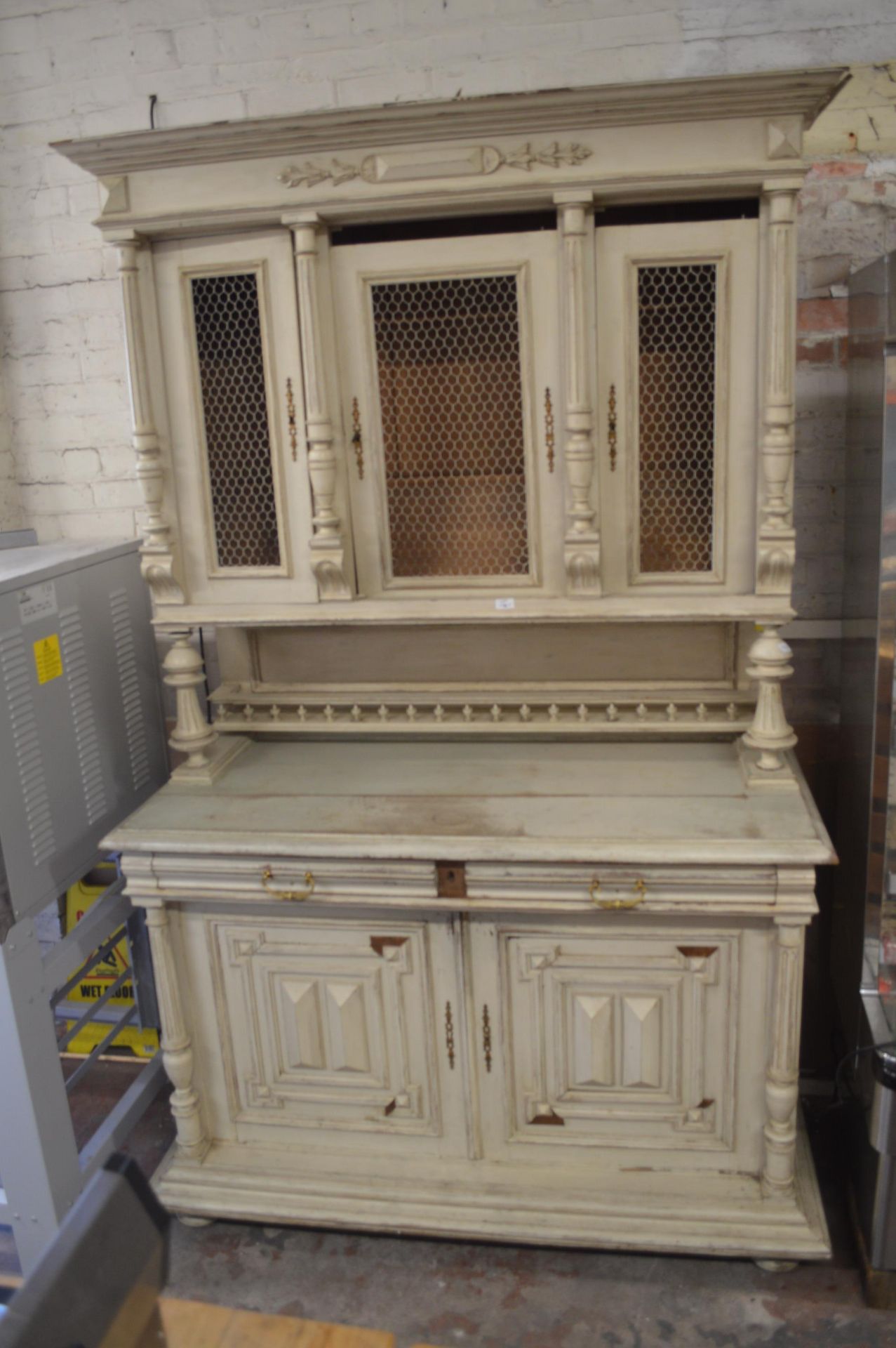 Large Shabby Chic Dresser (requires attention) - Image 2 of 4