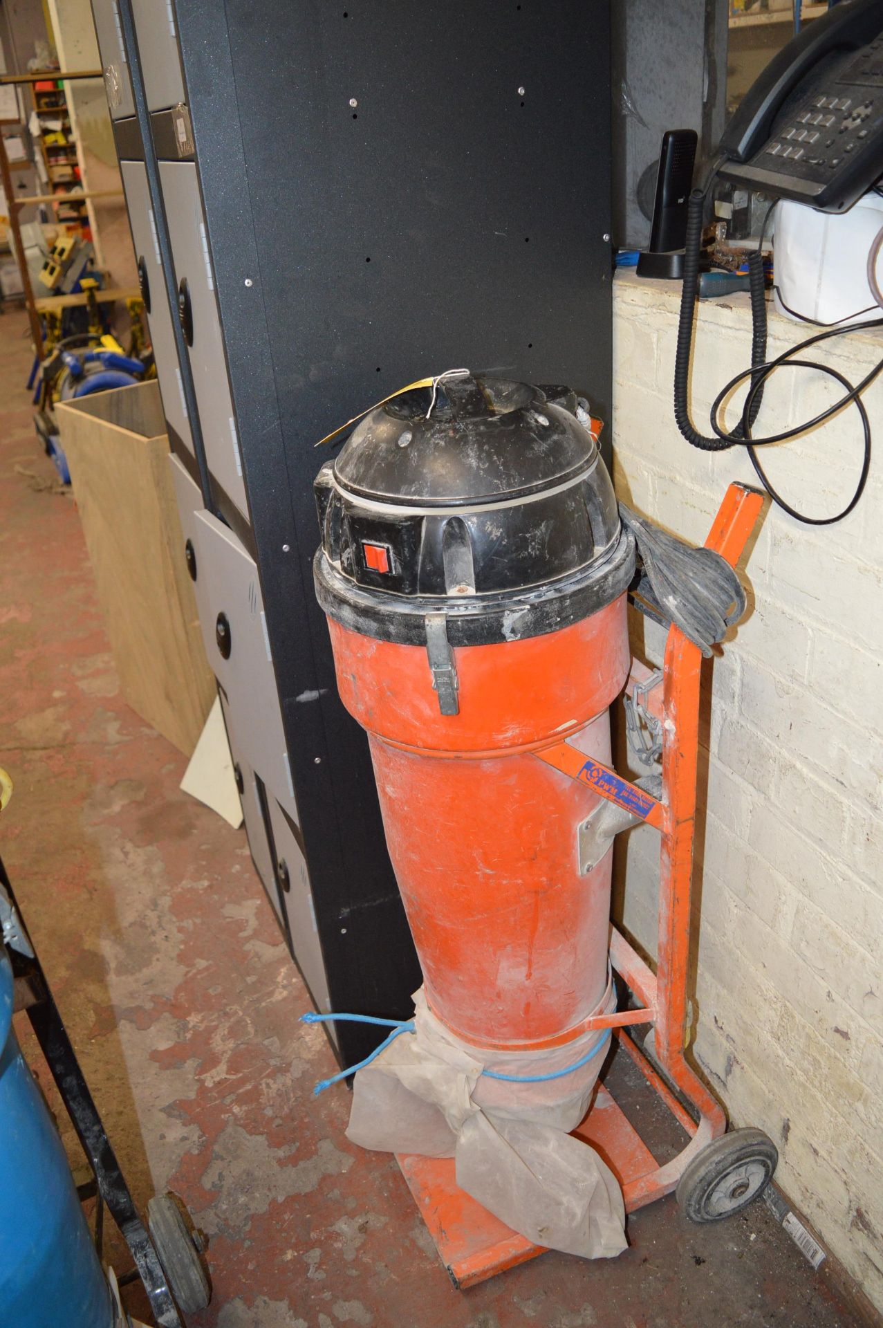 110v Mobile Dust Extractor