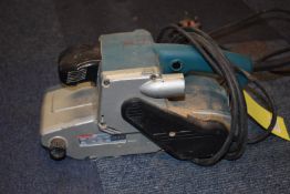 Makita 230v Electric Sander