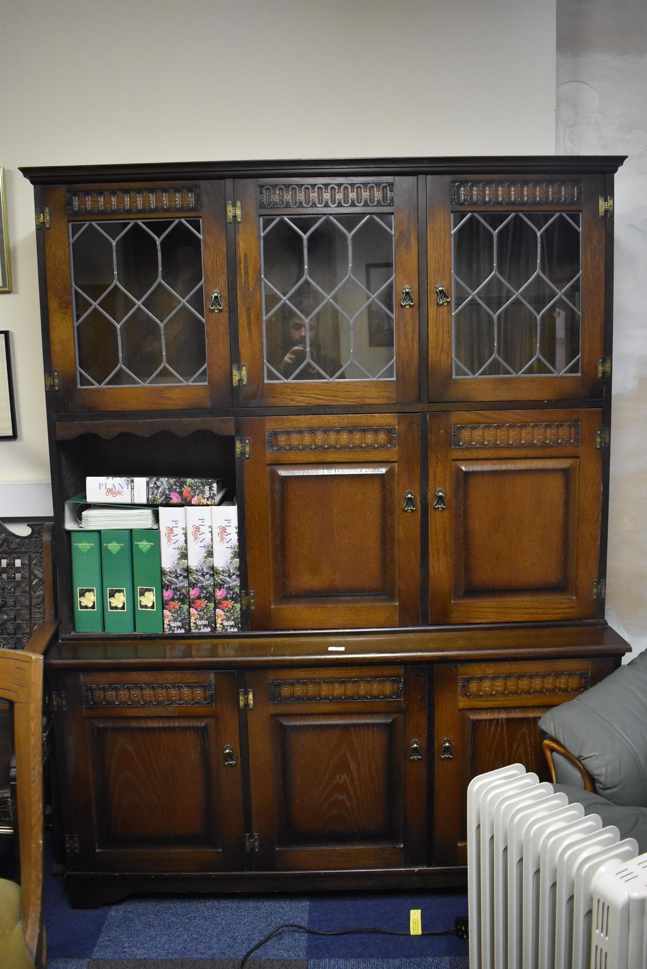 Sideboard Unit with Glazed Top Cupboards