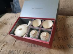 * Life Concept tea pot and 4 cups in gift box