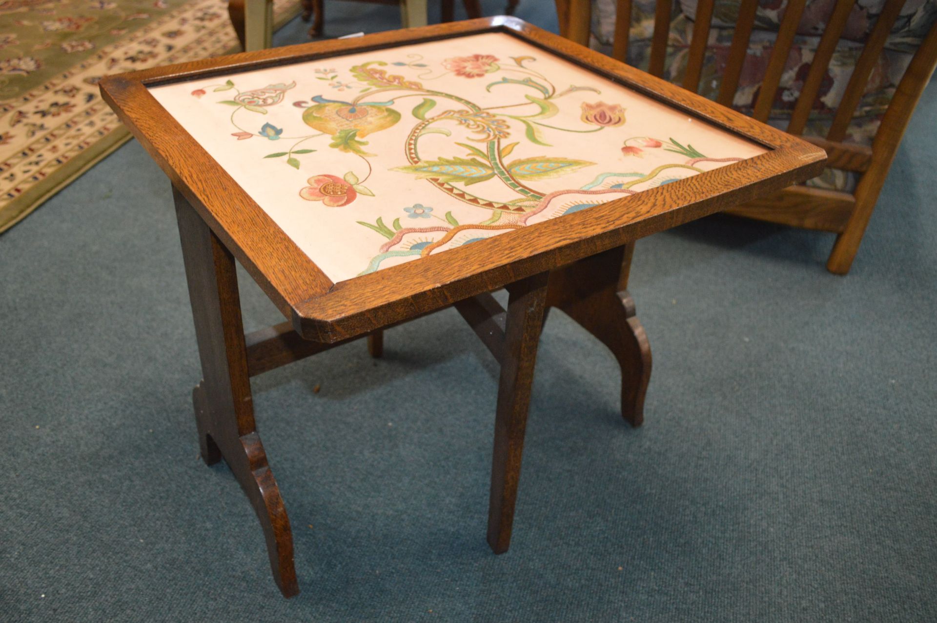 1930's Oak Folding Fire Screen/Table with Embroidered Panel - Image 3 of 3