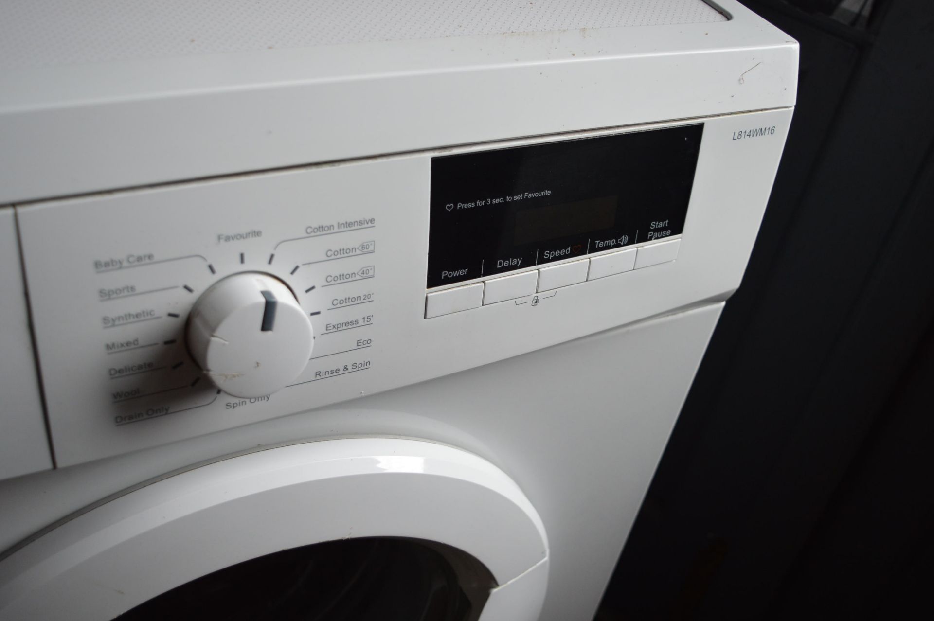 *Logik L814WM16 Washing Machine - Image 2 of 2