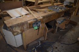 *Joiner’s Workbench Fitted with Record Quick Release Vice, Assorted Double Glazing Units, Wood