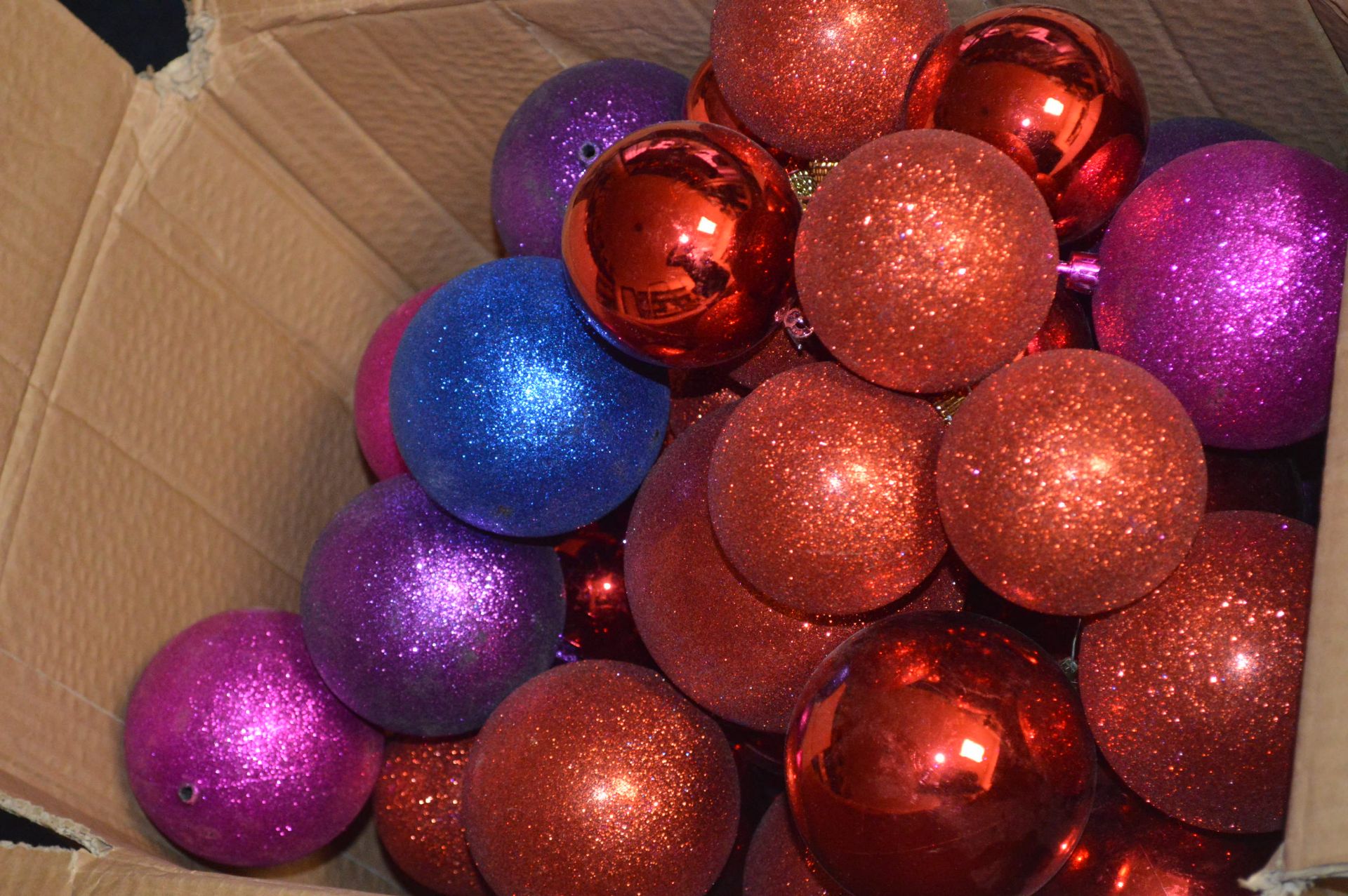 *Quantity of Hanging Bauble Garland