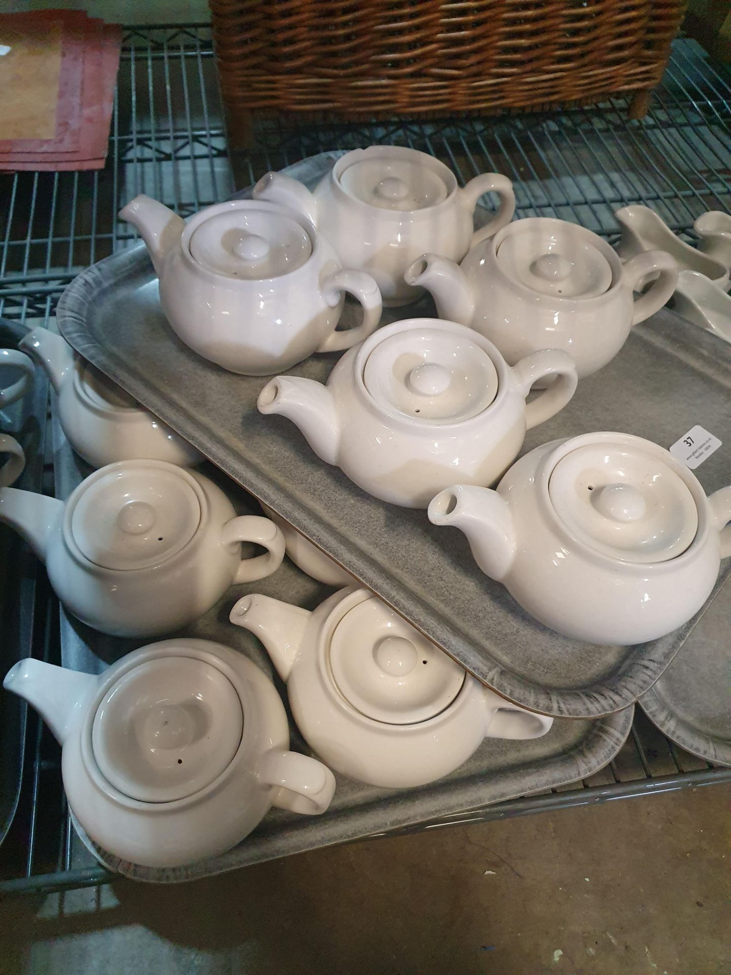 * 11 x tea pots