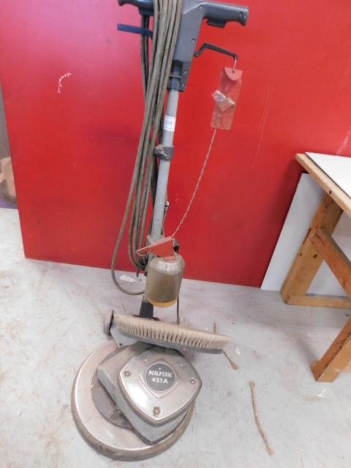 * Nilfisk 421A Floor polisher