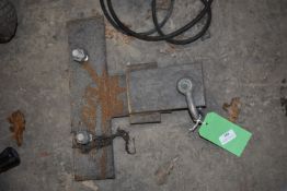 *Lifting Bracket with Shackle