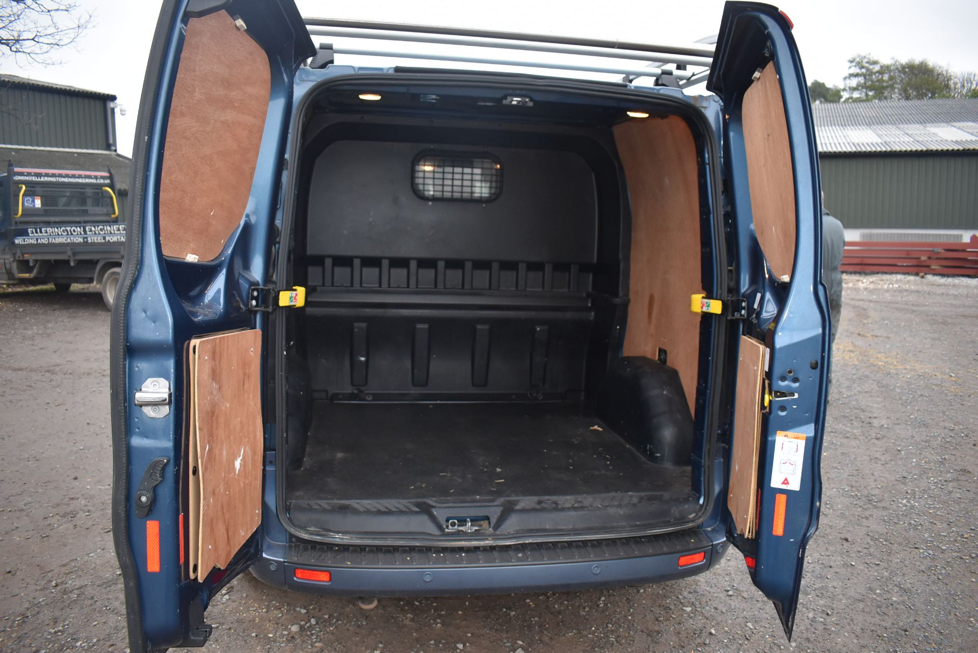 *Ford Transit Custom Crew Cab, Reg: YS19 MLU, Mileage: 35784 MOT: 5th April 2023 - Image 4 of 6