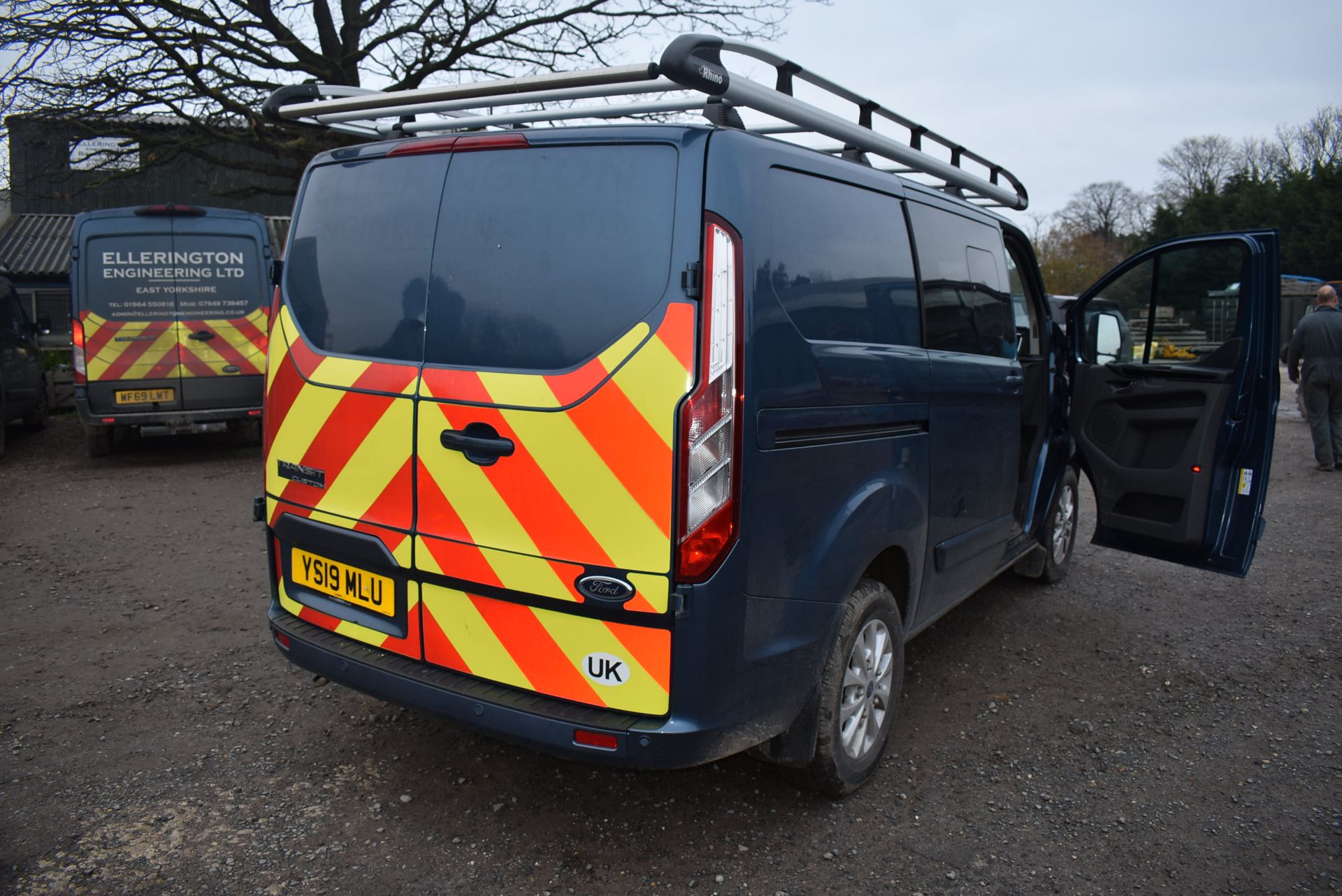 *Ford Transit Custom Crew Cab, Reg: YS19 MLU, Mileage: 35784 MOT: 5th April 2023 - Image 5 of 6