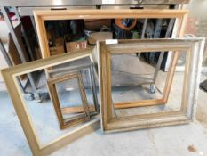 *5 Assorted picture frames