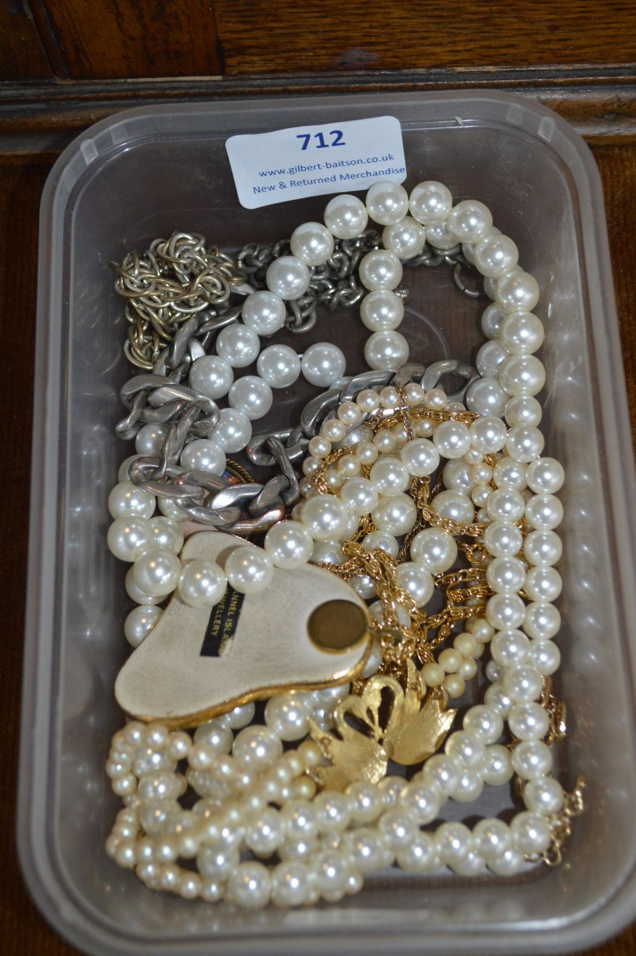 Synthetic Pearl Necklaces and Costume Jewellery