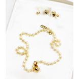 Withdrawn presale by vendor- A Classic Jewels of Hatton Garden pearl necklace and earring set, the