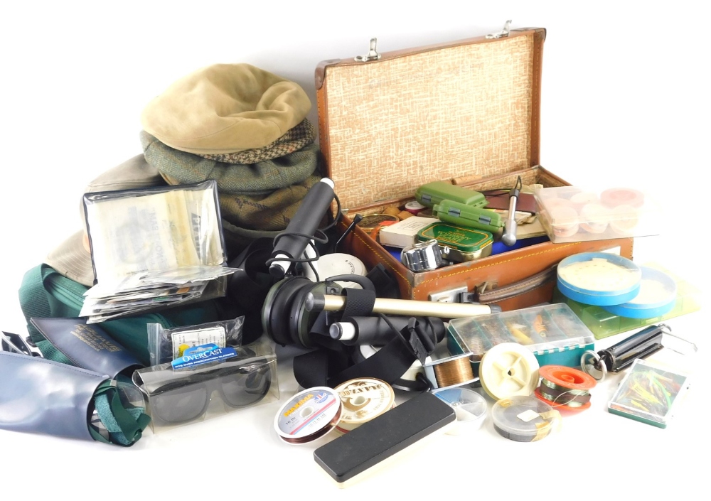 Various fishing related equipment, hats, large size fine hat, line, boxed and other, pocket spring b