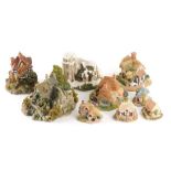 Various Lilliput Lane cottages, to include Gertrudes Garden, 12cm high, etc.