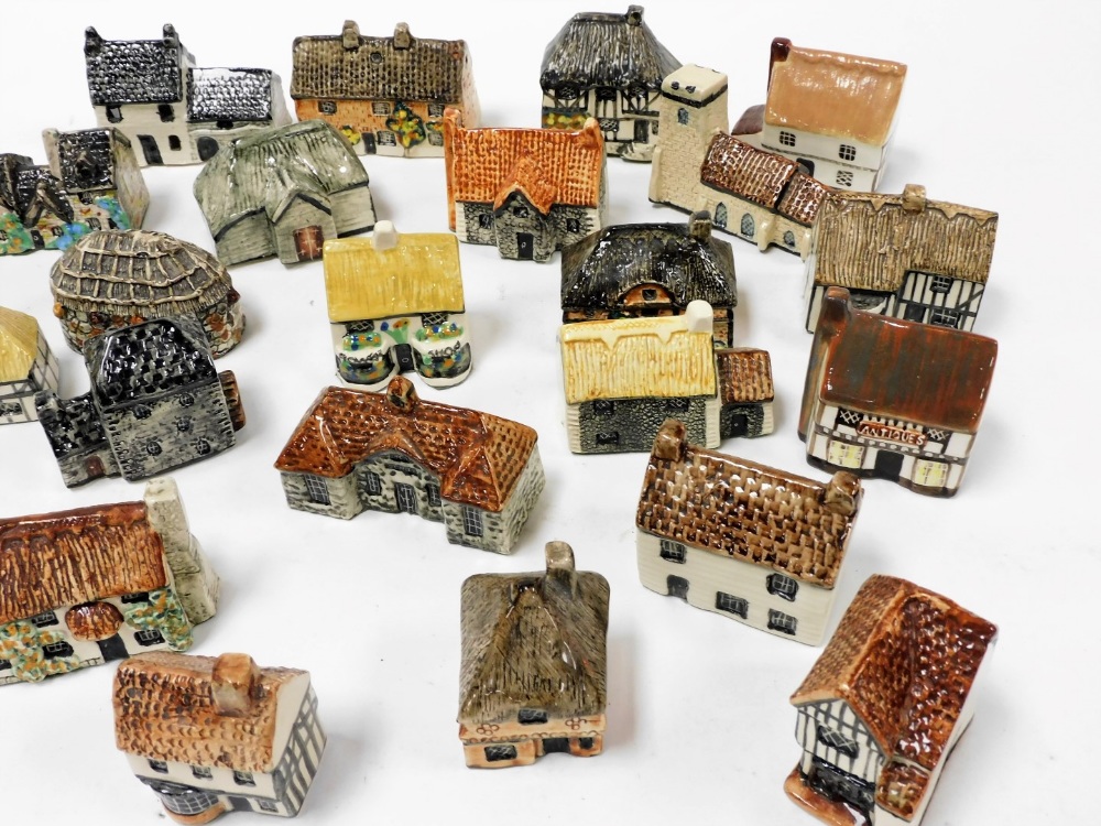 Countryside collection British and miniature pottery houses, including Norfolk Flint Cottage, Cop Co - Image 3 of 3