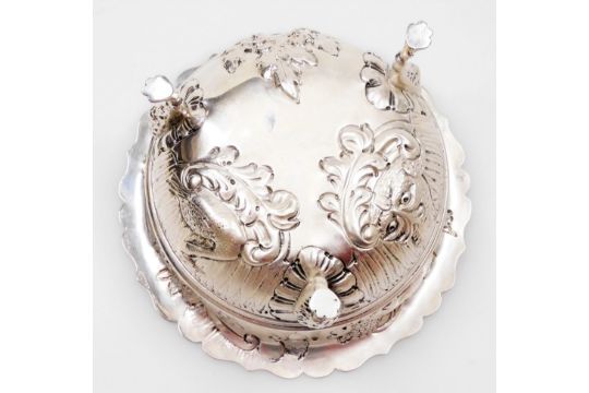 An Edward VII silver bowl, with a shaped edge, the body embossed with dogs, a swan, flowers, leaves - Image 3 of 3