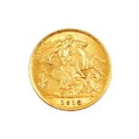 A George V gold half sovereign 1913, 4.0g.