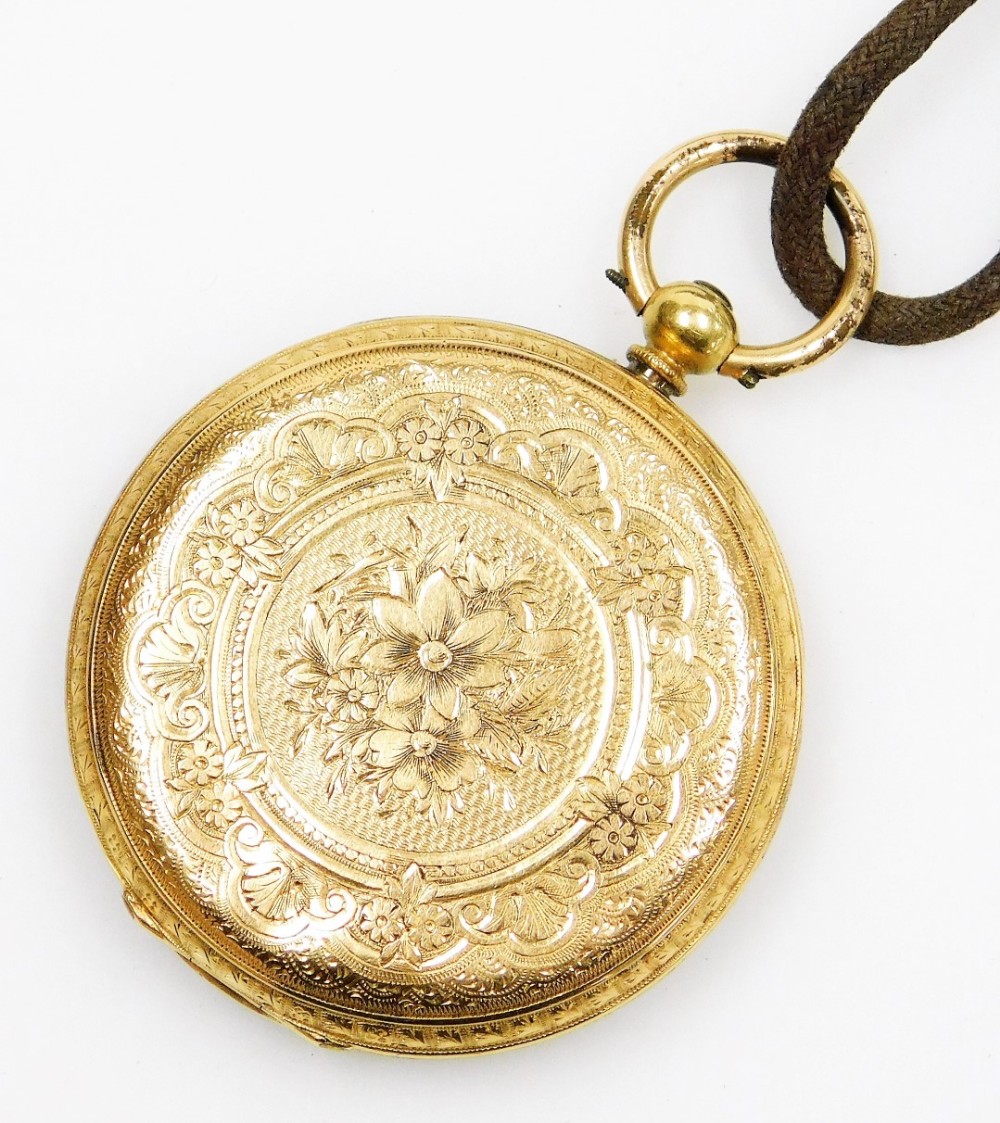 An 18ct gold pocket watch, with a floral hammered dial, and Roman numeric outer dial with black hand - Image 3 of 4