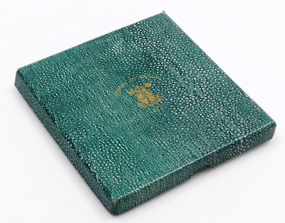 A Festival of Britain 1951 coin set, ten coins, crown to half penny, in a gilt tooled green faux sha - Image 4 of 4