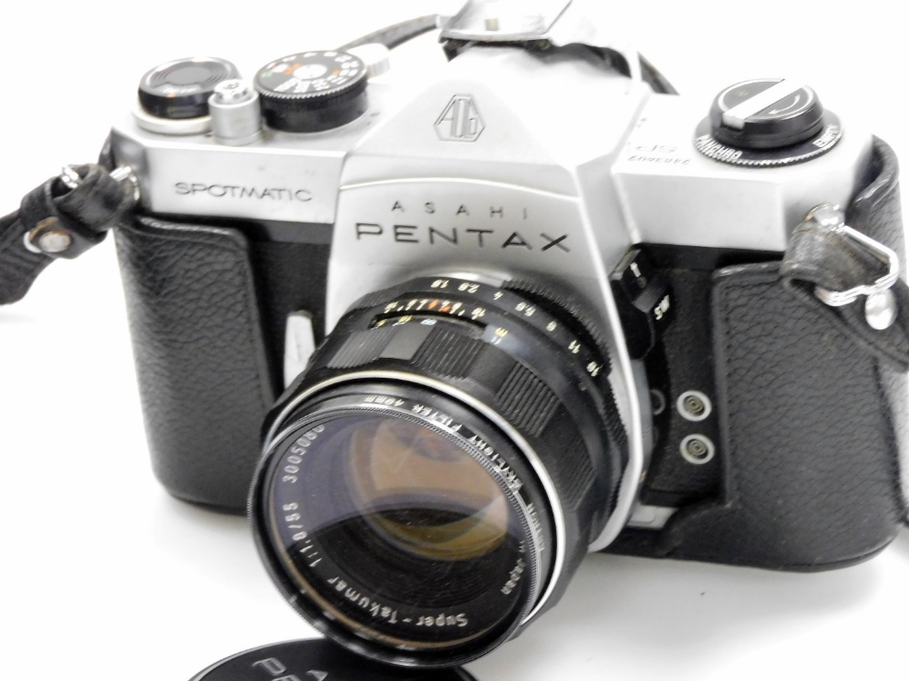 An Asahi Pentax Spot Matic camera, with a 55mm lens, cased with operating manual, together with a pa - Image 2 of 3