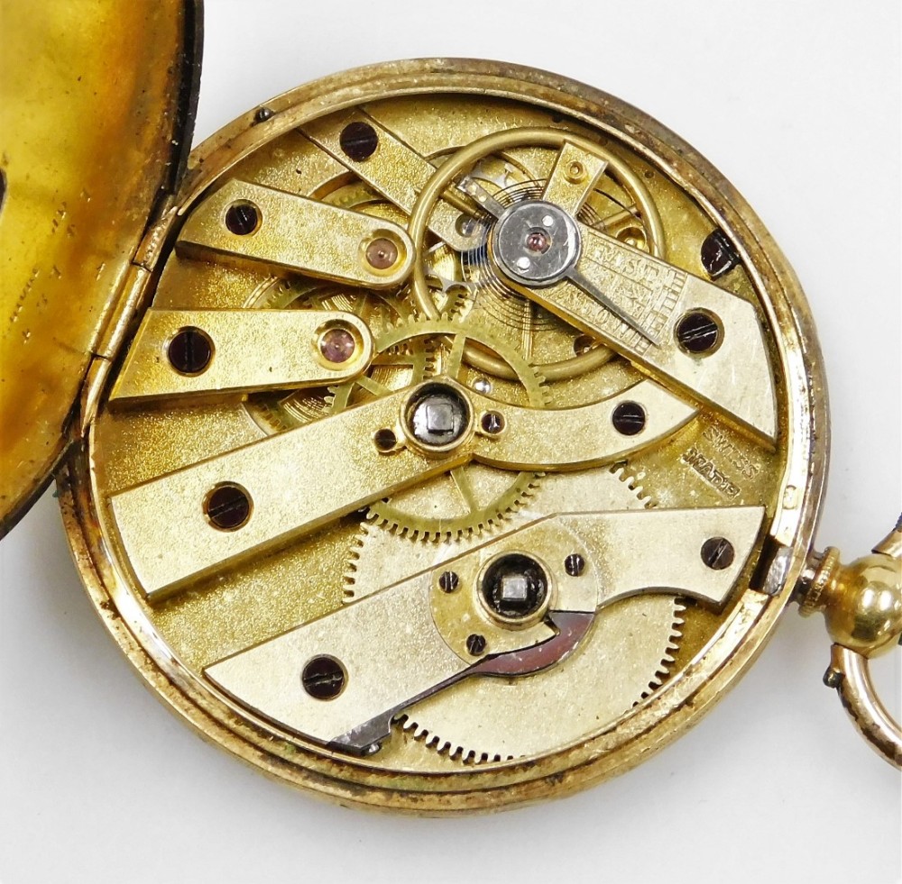 An 18ct gold pocket watch, with a floral hammered dial, and Roman numeric outer dial with black hand - Image 4 of 4