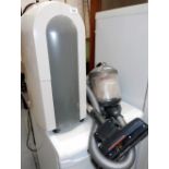 A Vax Power4 vacuum cleaner, and an Igenix dehumidifier, IG9800. Lots 1501 to 1561 are available to