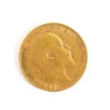 An Edward VII gold full sovereign, dated 1907.