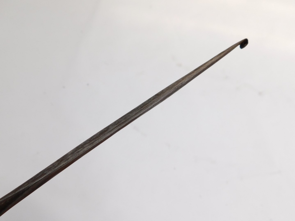 Tribal Art. An African spear, with twisted metal spearhead, 95cm long. - Image 4 of 4