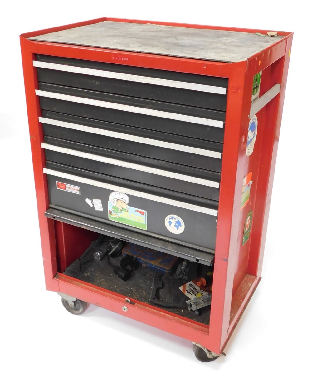 A red metal tool chest and contents, comprising spanners, Craftsmans wrenches, chisels, saws, etc, 1