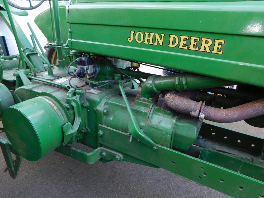 A 1941 John Deere Agricultural Tractor, registration JL 7574, petrol, first registered 03/01/1941, V - Image 2 of 7