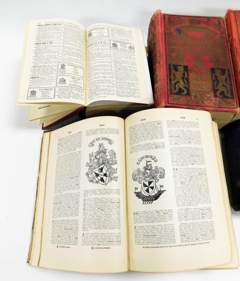 Fox-Davies, Armorial Families. Fourth edition, published 1902, together with Debrett's Peerage, Baro - Bild 3 aus 4