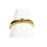 A 9ct gold wedding band, of plain design, ring size K½, 1.2g.