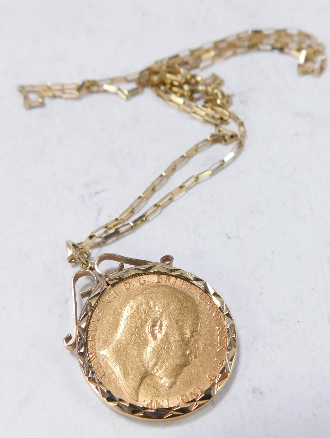 An Edward VII full gold sovereign pendant and chain, dated 1903, in a 9ct gold frame, with 9ct - Image 2 of 2