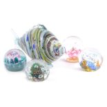 Various glassware, a Murano style glass fish in mottled decoration, 15cm high, various paperweights,