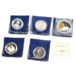 Various coins, an Elizabeth II Guernsey 80th birthday commemorative coin, half crown 1954-1970 issue