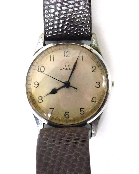 A vintage Omega gentleman's wristwatch, with 3cm dia. dial, Arabic numerals and textured leather str