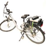 A D Cycle Discover 8 electric bicycle, lacking battery.