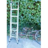 Various garden tools, etc., extending step ladder, spade, etc. (a quantity)