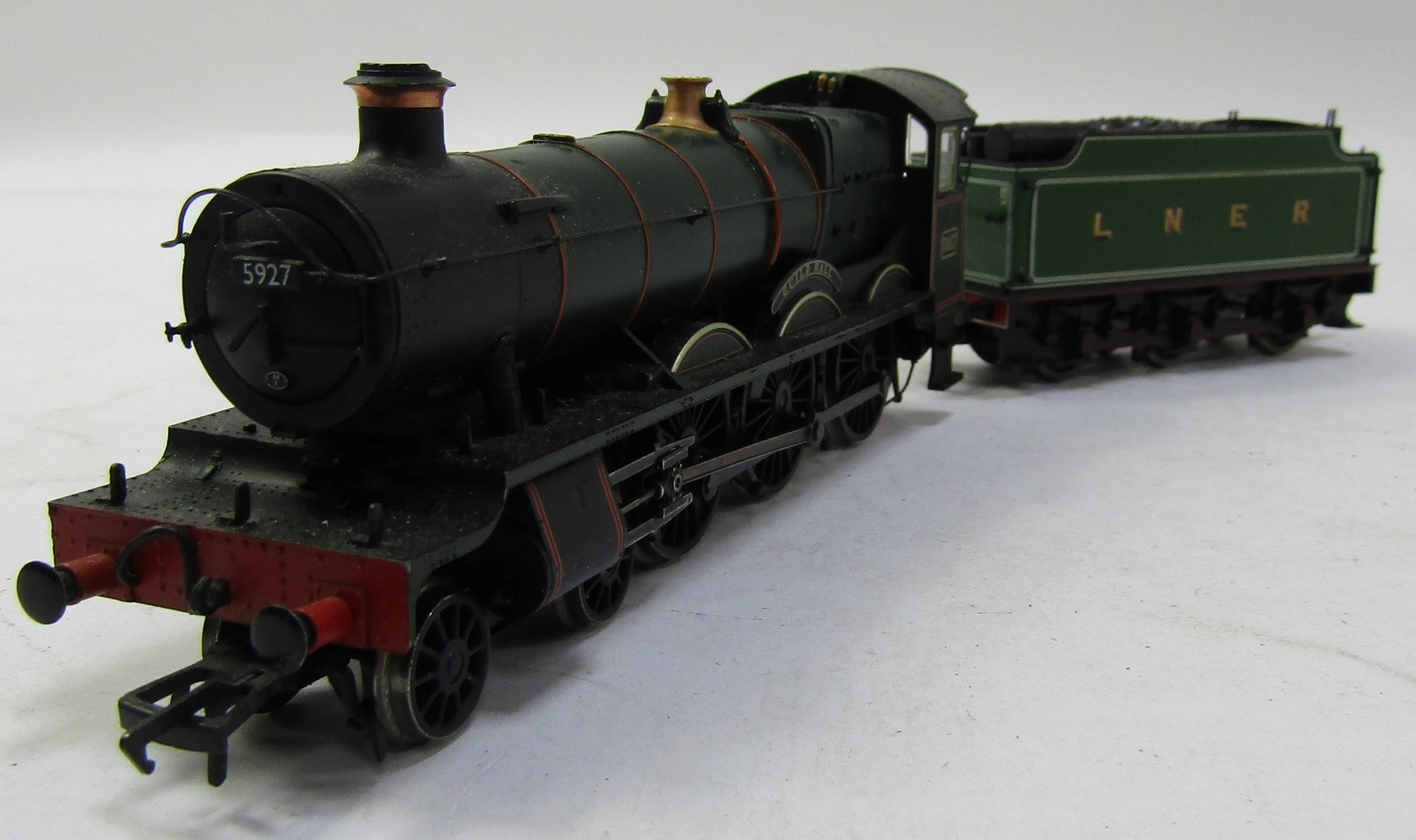 A Bachmann Branchline OO gauge Guildhall locomotive and tender, BR class DCC fitted, 4-6-0, 5927. - Bild 2 aus 5