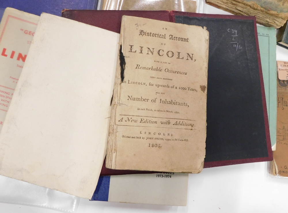 Lincoln.- c. 50 books and pamphlets relating to the history of Lincoln, the city and Cathedral. - Bild 8 aus 8