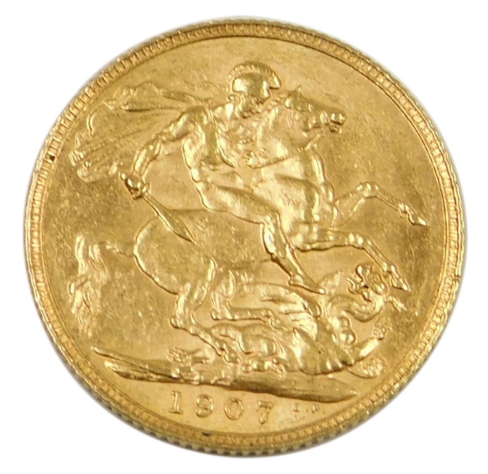 An Edward VII full gold sovereign, dated 1907, 8g.