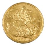 An Edward VII full gold sovereign, dated 1907, 8g.