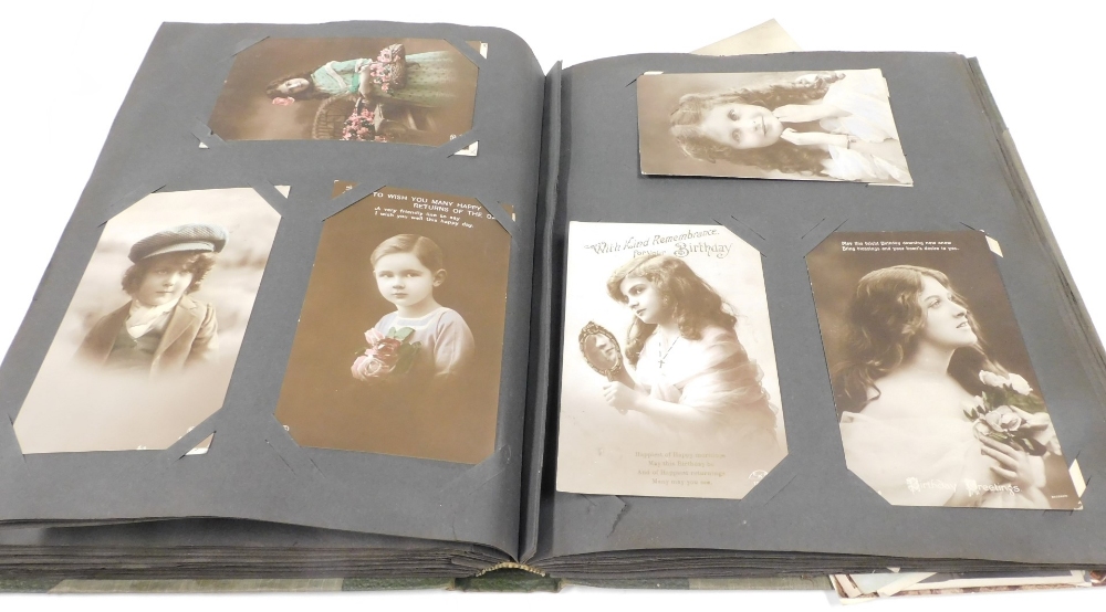 An early 20thC postcard album, containing colour portraits of Miss Gladys Cooper, sentimental, in me - Bild 2 aus 2