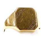 A 9ct gold gentleman's signet ring, foliate engraved, vacant reserve, size S, 2.8g.