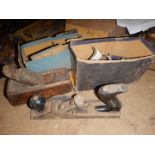 A Record plough plane no. 044, a wooden block plane,and a Record router, etc. (4)