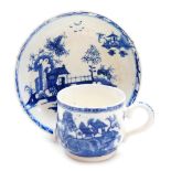 A late 18thC Caughley porcelain blue and white custard cup, decorated in the Cottage pattern, togeth
