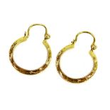 A pair of hoop earrings, 1.5cm diameter, 1.4g all in.