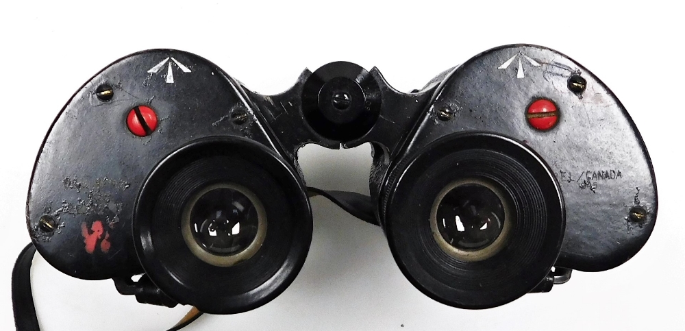 A pair of Canadian World War II military binoculars, CGB40MA 7x50, 22142-C, dated 1945, cased. - Image 2 of 2