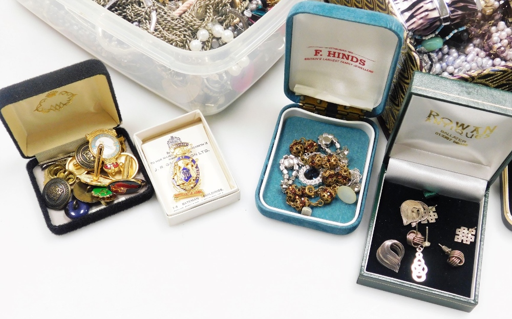 A group of costume jewellery, including necklaces, rings, earrings and bracelets. (a quantity) - Image 4 of 4